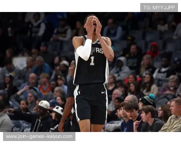 文班亚马高位背身命中,马刺未来可期