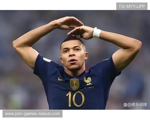 姆巴佩外脚背传球撕开封锁，法国取得主动权