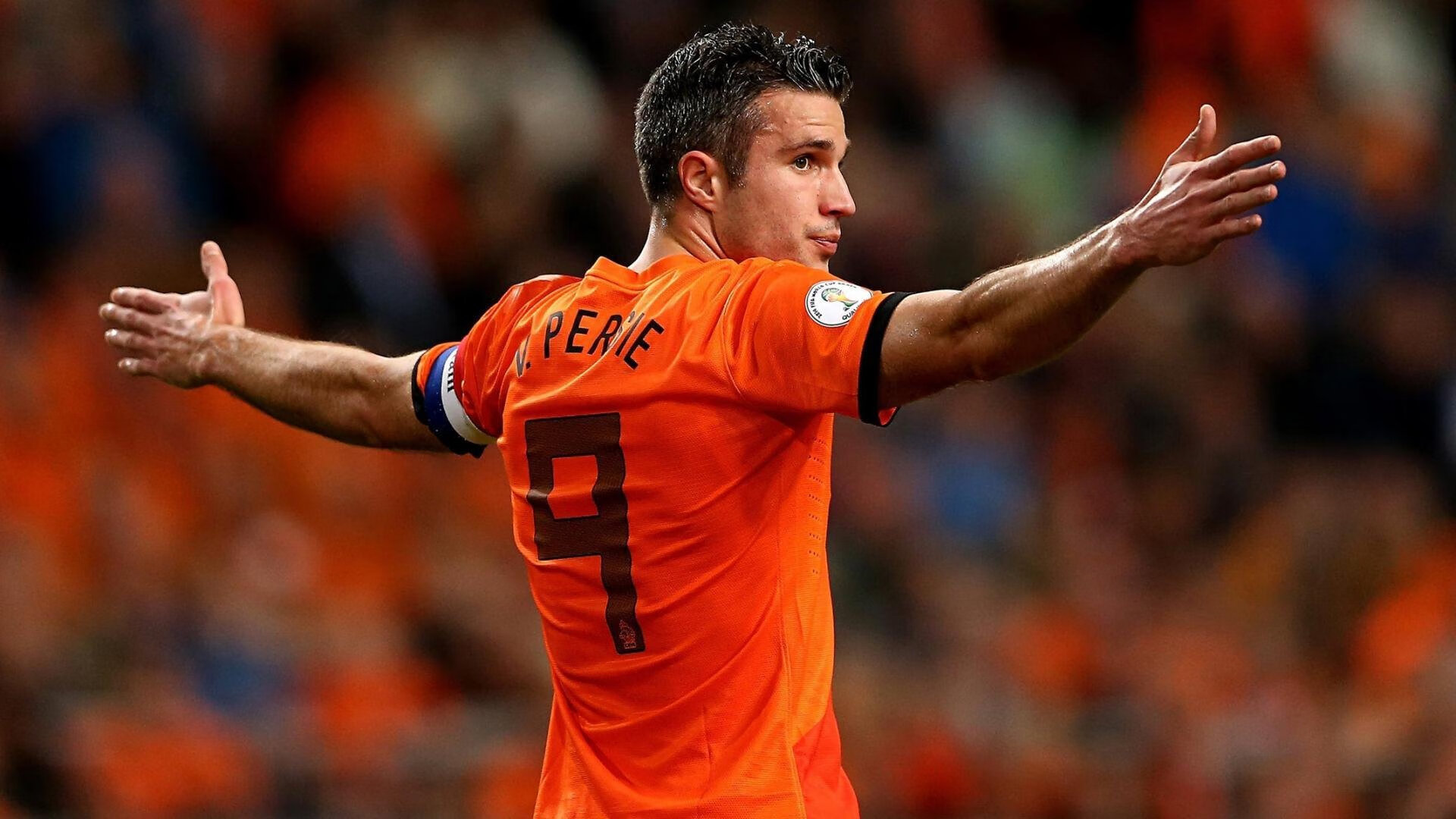 世界足坛最新转会动态公布